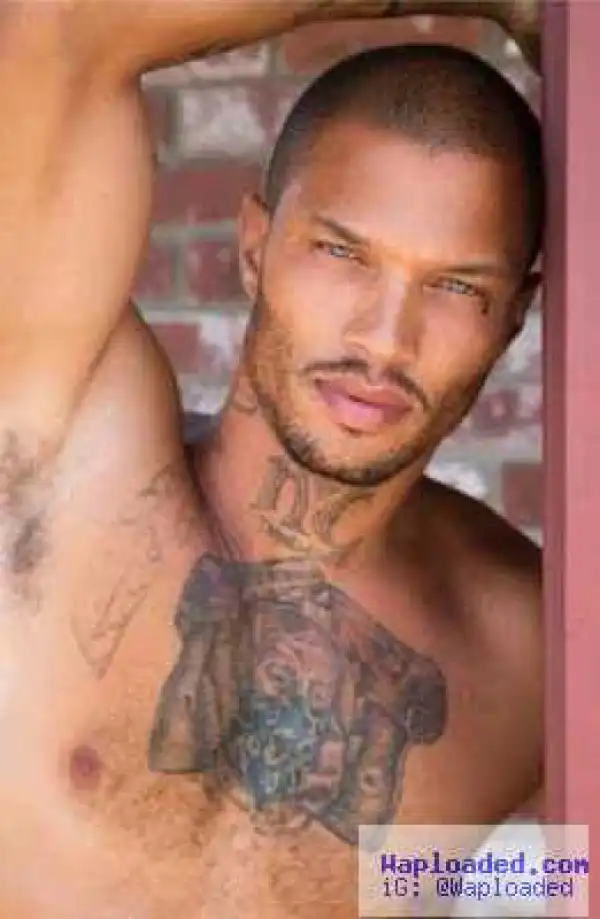 Hot felon - Jeremy Meeks shares some sexy new photos